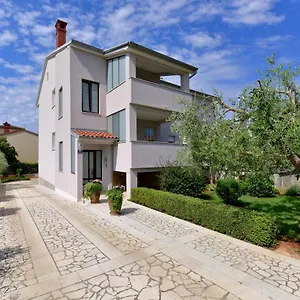 Brezac Olive Garden , Fažana Kroatien