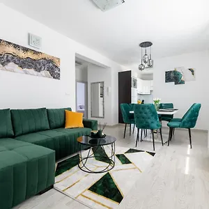 Silver Luxury , Trogir Kroatien
